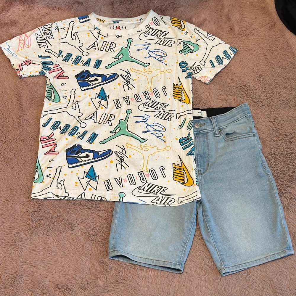 Nike Kids Graphic Tee - Multicolor
